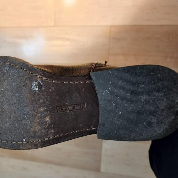 Vince Camuto Size 8B boots! 8B size Vince camuto boots In great condition! - Picture 2 of 4